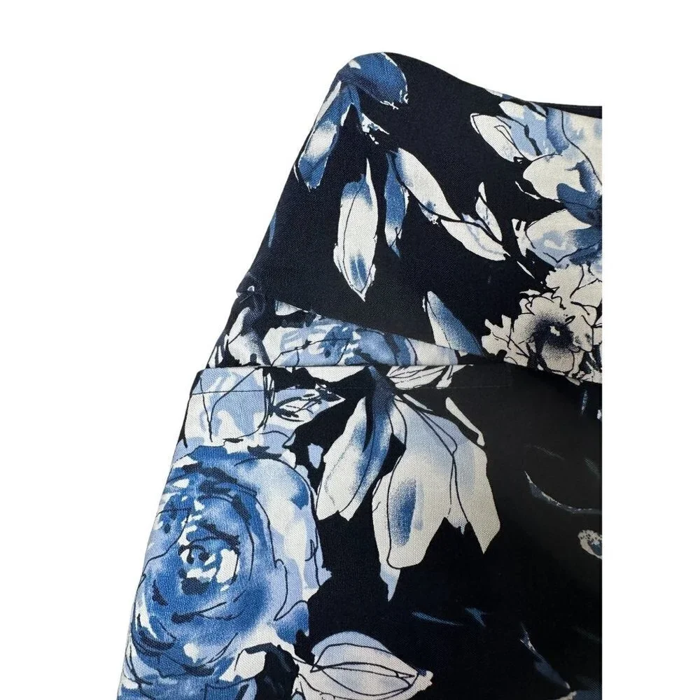 S. C. & Co NWT navy blue and white floral skorts, size medium - Picture 6 of 11